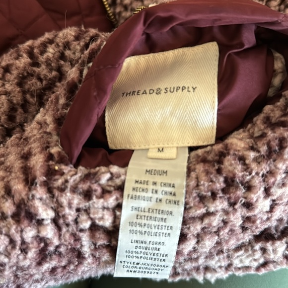 Thread & Supply Women’s Red/Burgundy Soft Shell/Sherpa Reversible Vest Sz M - Picture 7 of 7